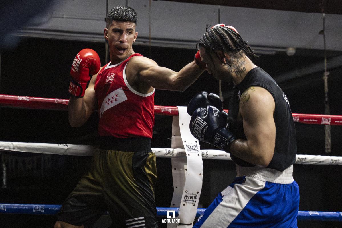 Mohamed boxeando campeonato comunidad de madrid
