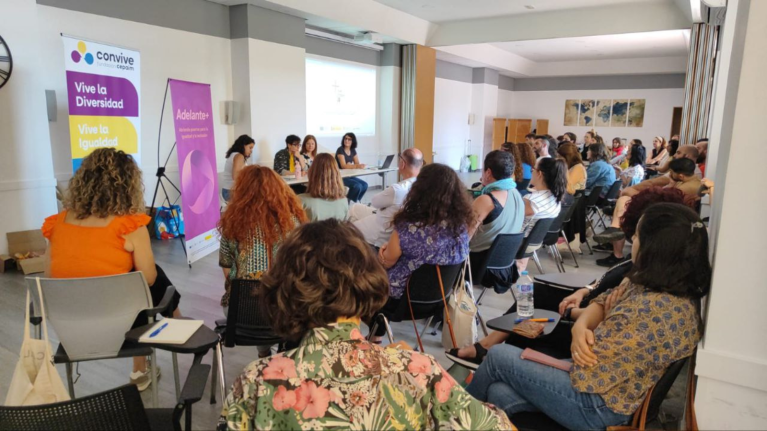 Foto encuentro Adelante+ balance 2024 
