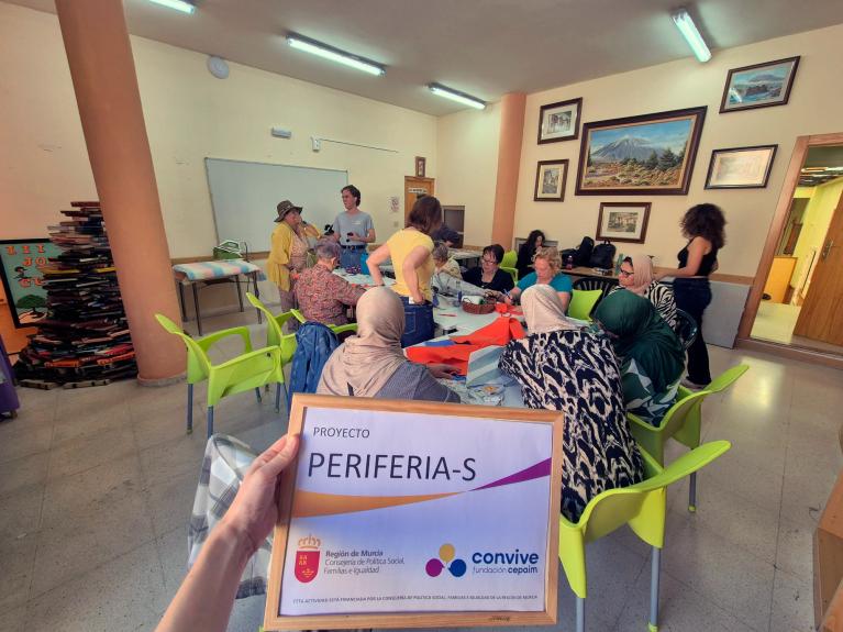Charla Periferia interior