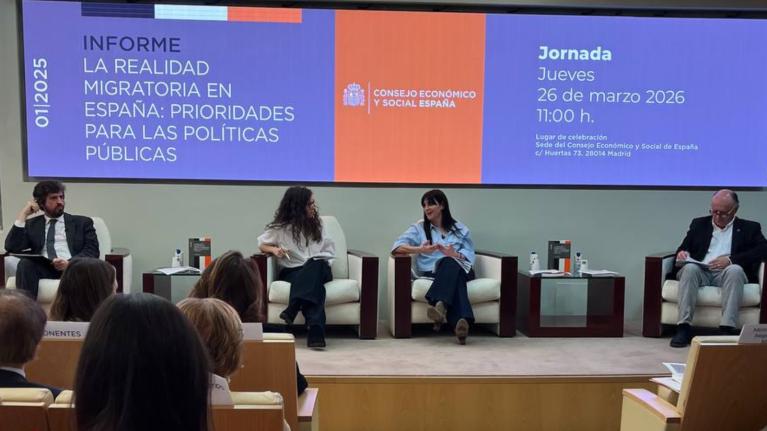 presentación informe CES mesa 4 personas 