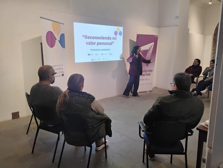 Adelante Canarias Taller autoestima y empoderamiento en Firgas