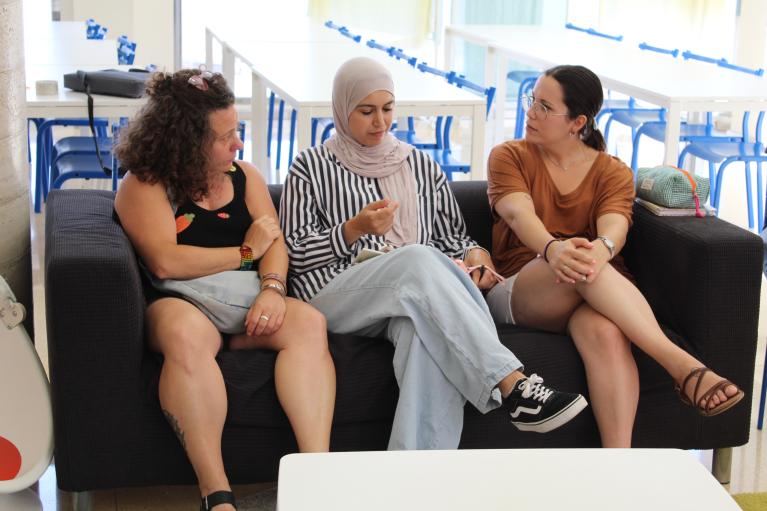 itinerarios vitales mujeres hablando 