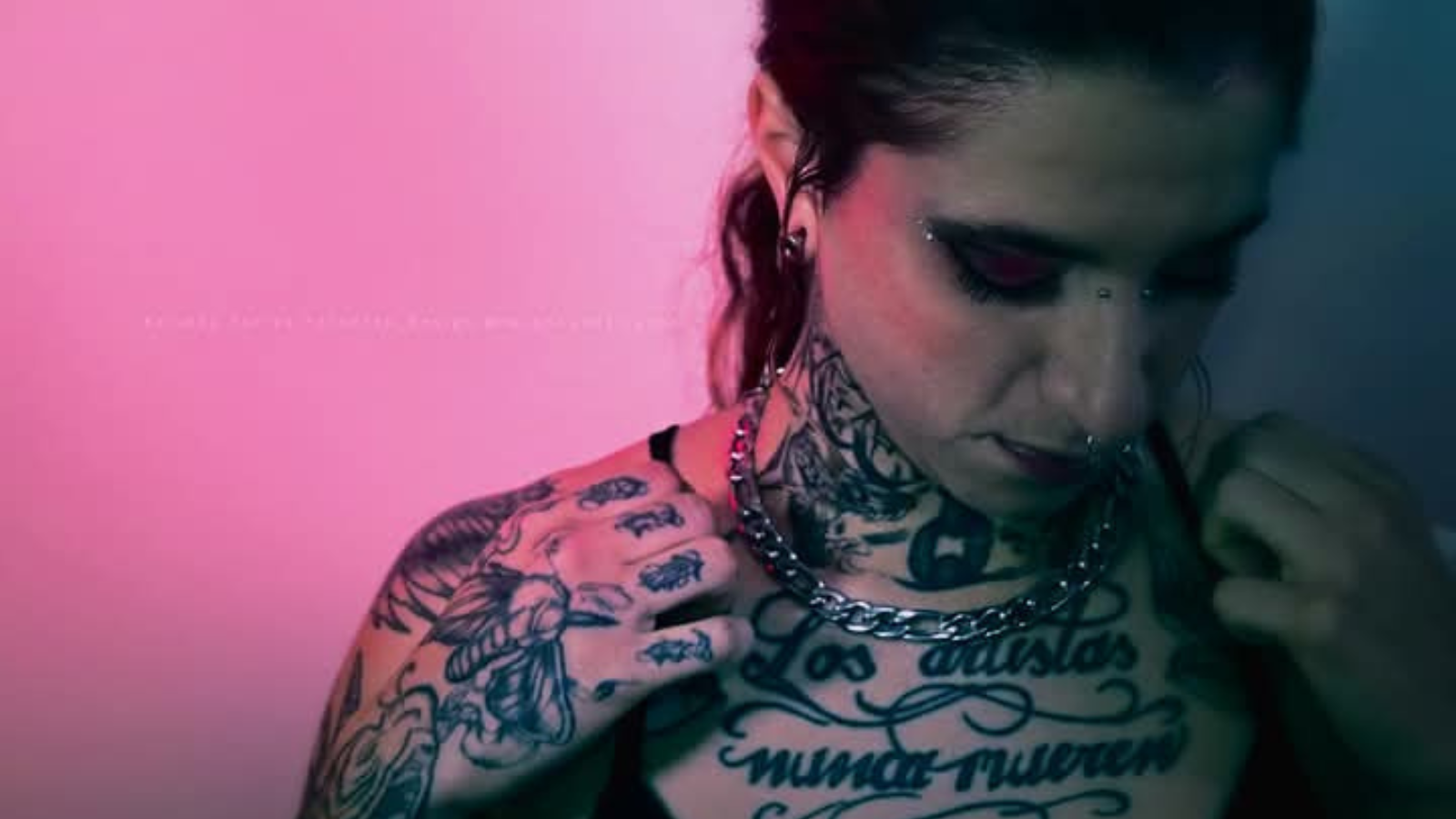 Mujer de ceuta tatuada primera mujer en trbajar en la lonja embarcada