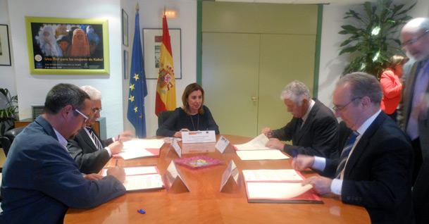 firma convenio progrma sara 2015 instituto mujer y cepaim