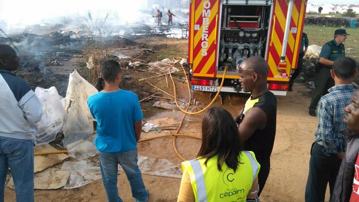 incendio asentamiento lepe comunicado cepaim