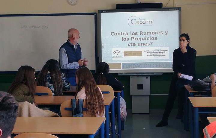 SesionesInterculturalidad fundacion Cepaim en Sevilla IES Azahar
