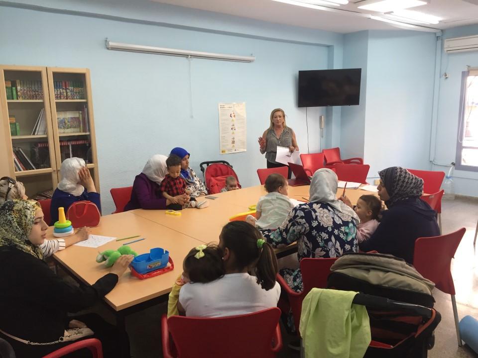 Charla sobre el lenguaje en edades tempranas en los talleres materno infantiles en Molina de Segura
