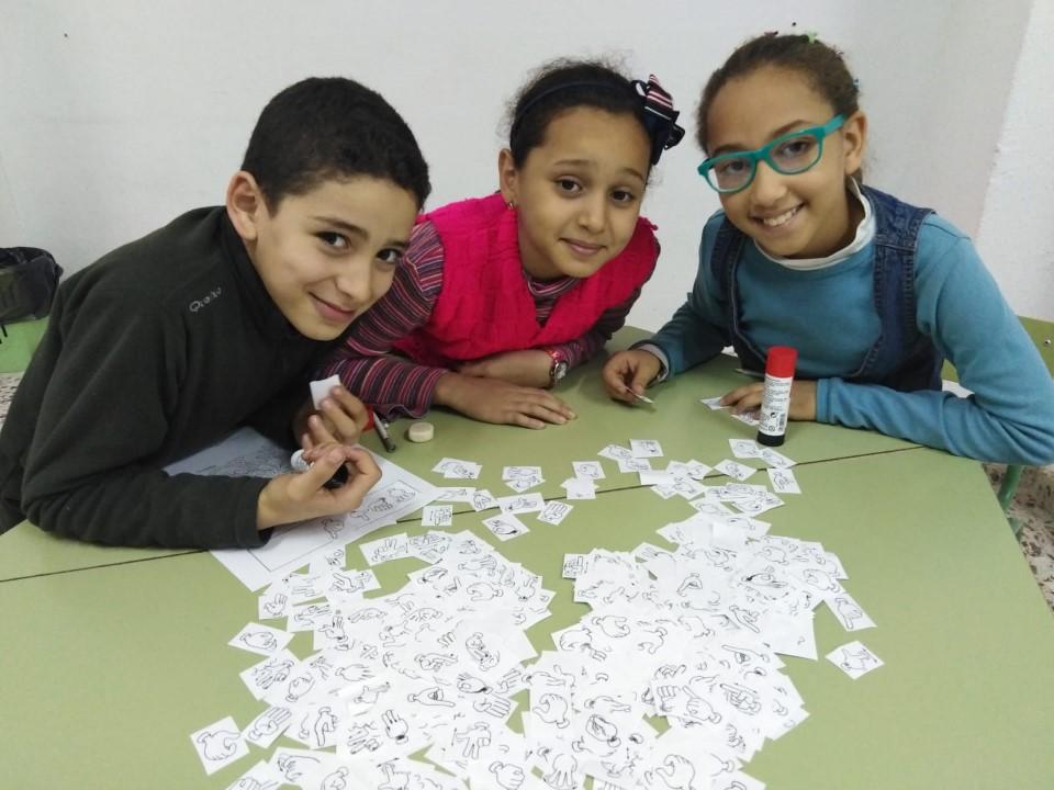 Continuamos la lengua de signos con los niños y niñas del programa CaixaProinfancia en Molina de Segura (Murcia)