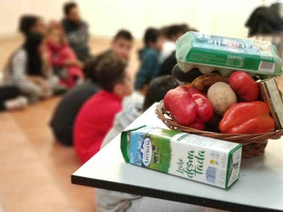 Concienciamos sobre el despilfarro alimentario dentro del programa CaixaProinfancia