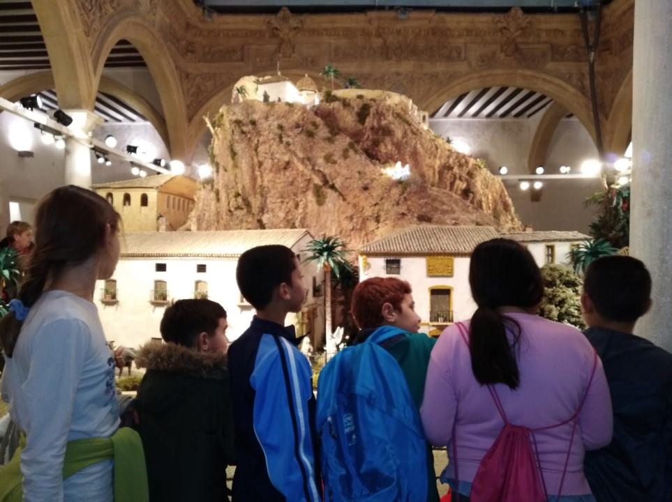Continuamos repletos de actividades durante las fiestas en el programa CaixaProinfancia en Valencia, Sevilla y Lorca
