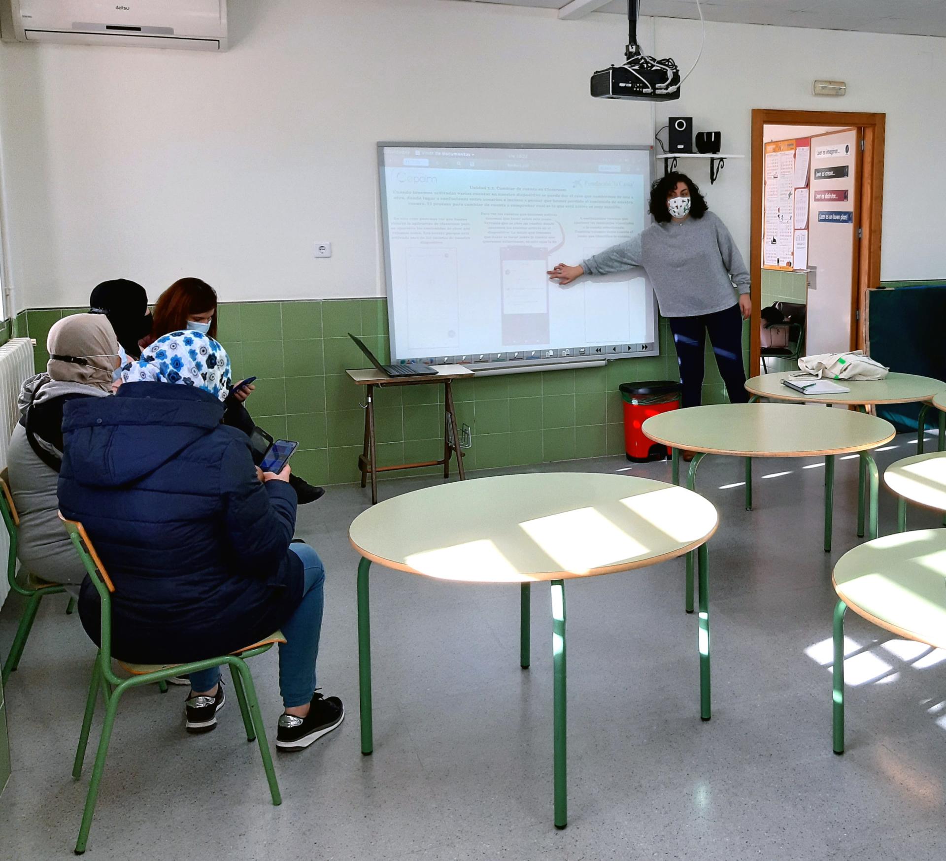RED MOLINA DE SEGURA PÍLDORAS FORMATIVAS DENTRO DEL PROGRAMA CAIXAPROINFANCIA PARA REDUCIR LA BRECHA DIGITAL 03