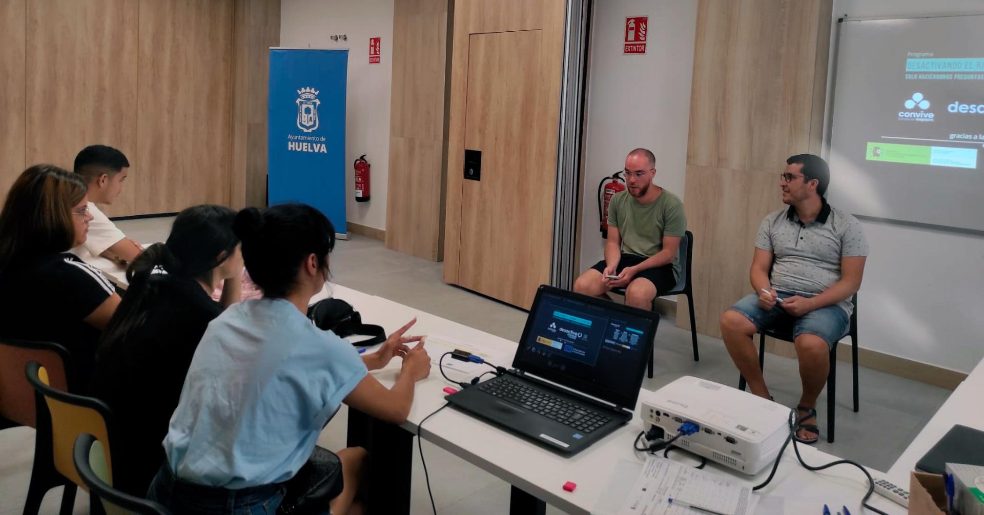 Huelva   Desactivando   Jovenes que reflexionan 00