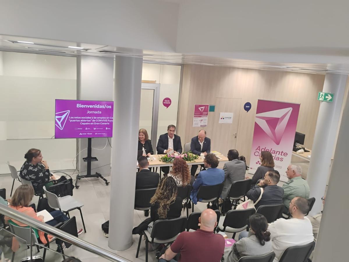 Jornada 'Los retos sociales y de empleo en Canarias' de la operación Adelante Canarias