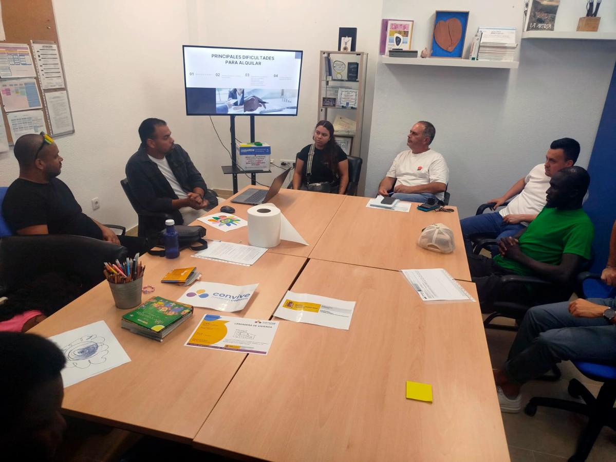 reunión Huelva participantes vivienda
