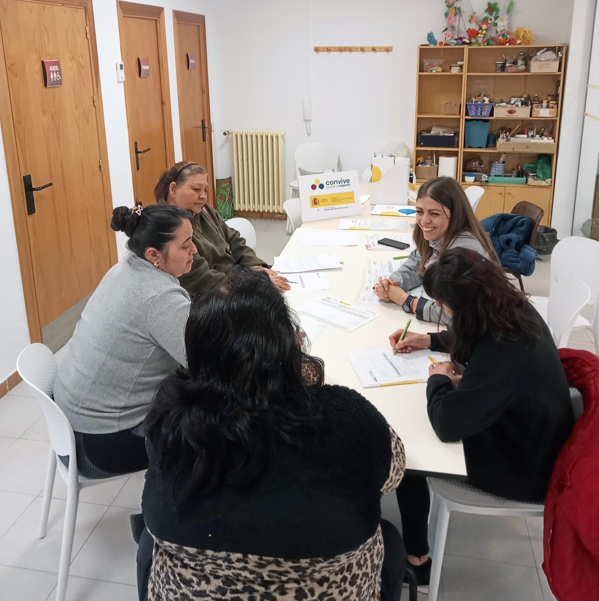 reunión grupo pequeño mujeres