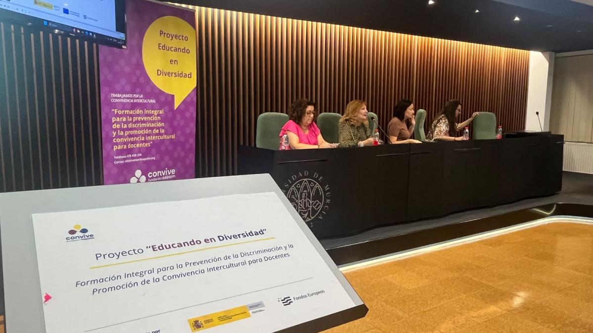 Mesa de experiiencias Jornada Educando en Diversidad