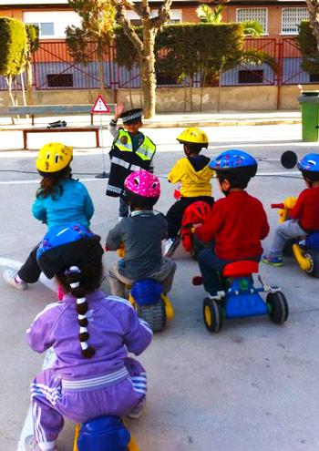 visita brigada policia local colegio infantil la naranja cepaim murcia