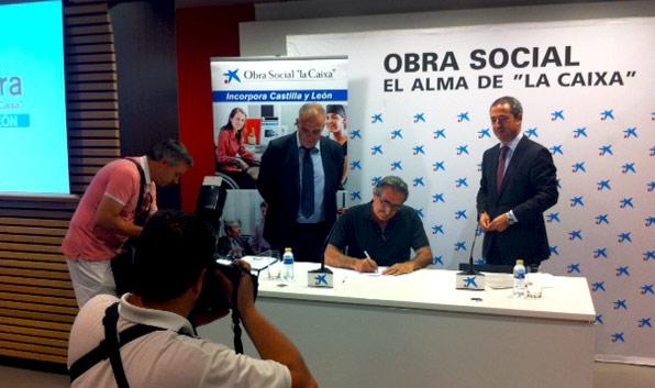 firma convenio incorpora Cepaim Castilla y Leon