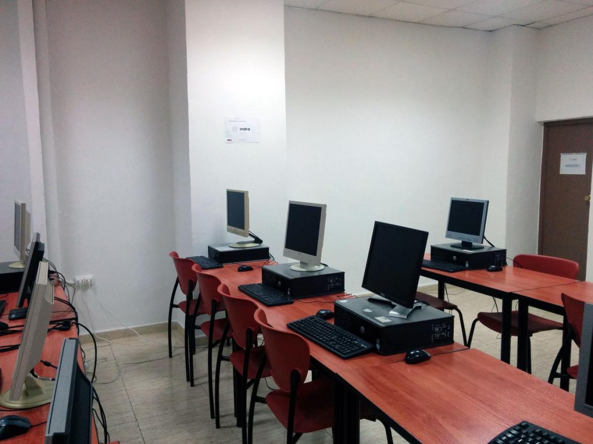 foto aula informatica cepaim valencia 2