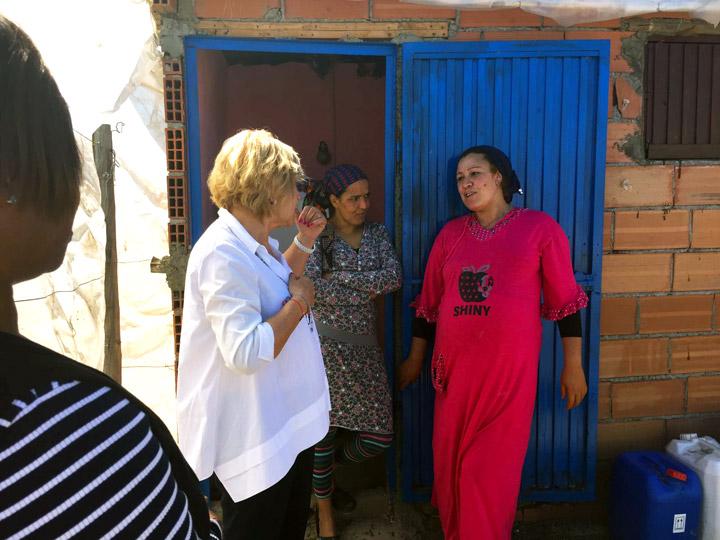 Visita y donacion a Cepaim Nijar por Fundacion Esperanza Pertusa web 3