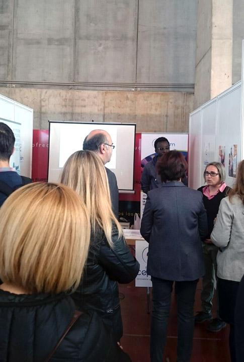 Presentación Stand Cepaim Feria Empleo Teruel a las Autoridades Web