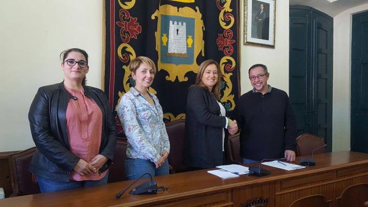 Firma Albergue Ayto Nijar Inauguracion Cepaim Nijar