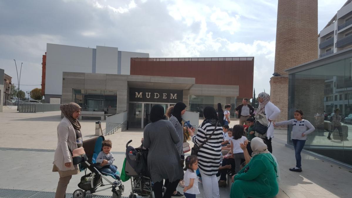 Visita familias CaixaProinfancia al museo MUDEM en Molina de Segura (Murcia)