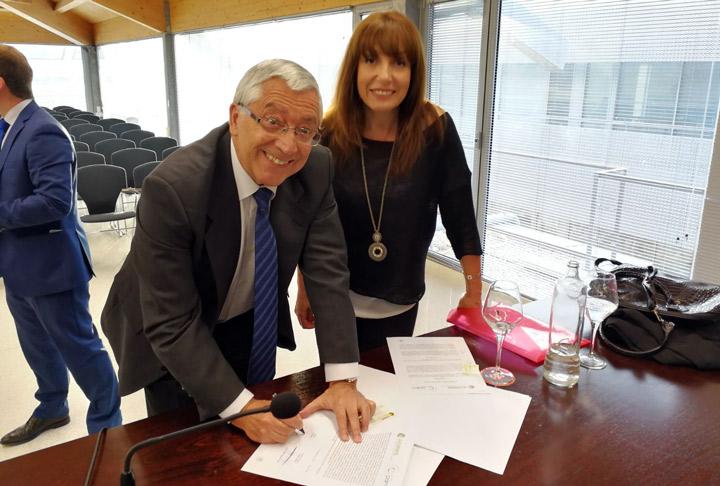 Firma convenio AEMME Fundacion Cepaim en Cartagena