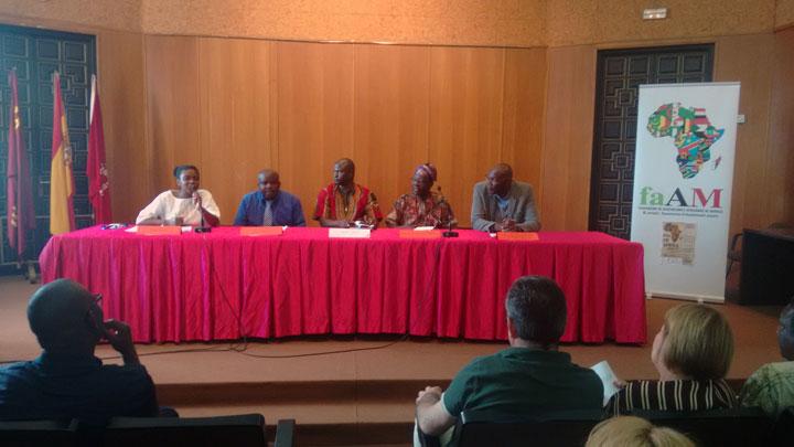 Mesa1experiencias y conocimientos Dia de Africa Fundacion Cepaim en Murcia