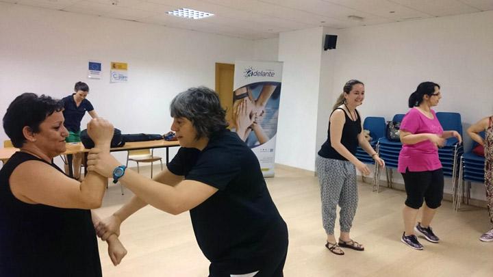 Defensa Personal taller Adelante Fundacion Cepaim en Zaragoza
