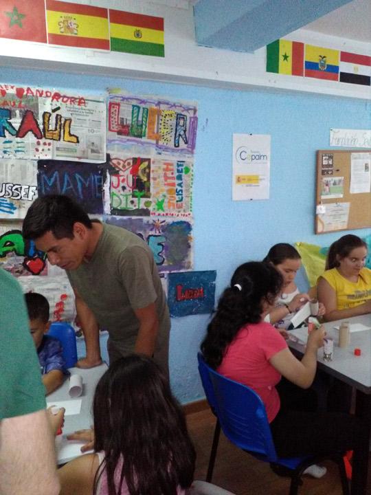 Participando taller inteligencia emocional menores Fundacion Cepaim Sevilla La Macarena
