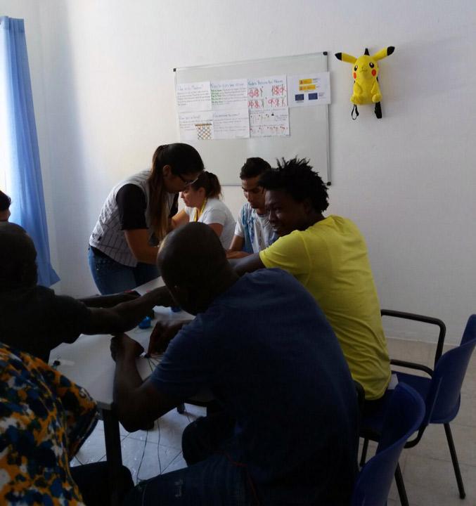 Taller manualidades Fundacion Cepaim Algeciras Proteccion Internacional3
