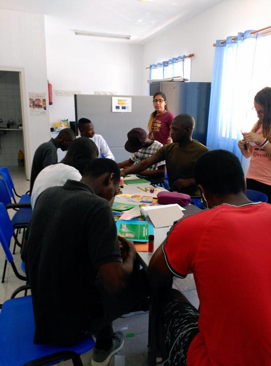 Taller manualidades Fundacion Cepaim Algeciras Proteccion Internacional6