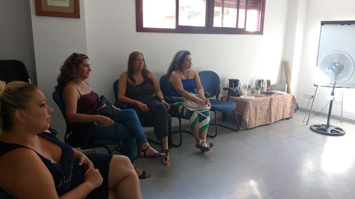 Sesion Informativa Programa Adelante Fundacion Cepaim en Huelva2