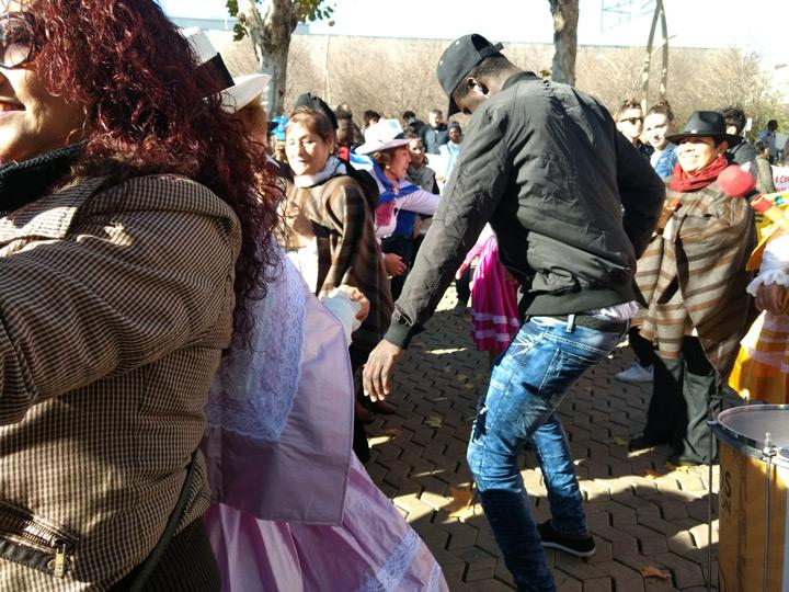Pasacalles Diversidad Fundacion Cepaim en Sevilla Dia de las personas migrantes6
