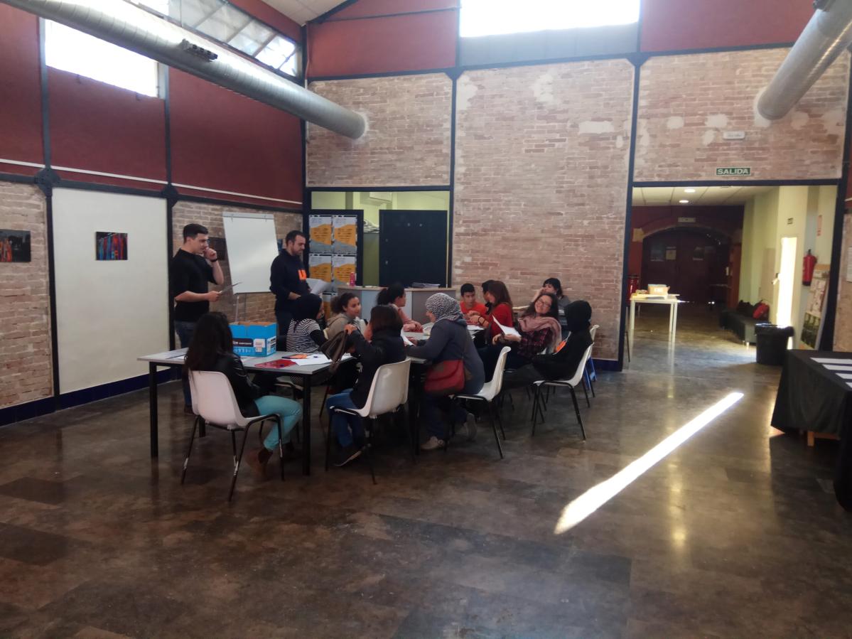 Arrancan los talleres familiares para adolescentes del programa CaixaProinfancia en Murcia