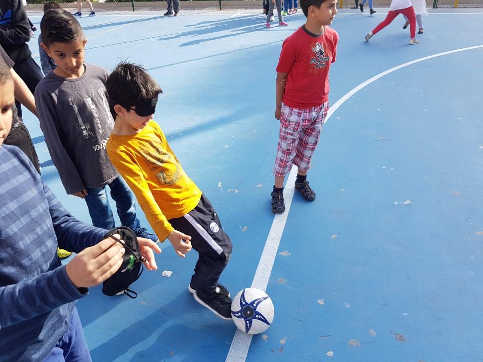 Hablando de deporte adaptado con menores del programa CaixaProinfancia en Molina de Segura (Murcia)