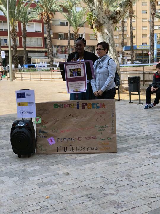 Donesipoesia FundacionCepaim Amnistia Alzira abril2018 2