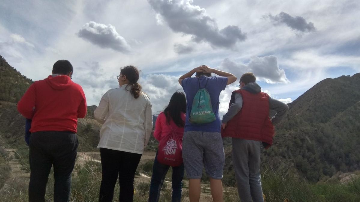 Cuidando del medio ambiente con los y las adolescentes del programa CaixaProinfancia en Murcia