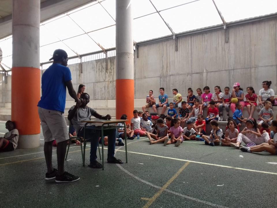 Acercamos la cultura africana a los niños y niñas del programa CaixaProinfancia en Molina de Segura (Murcia)