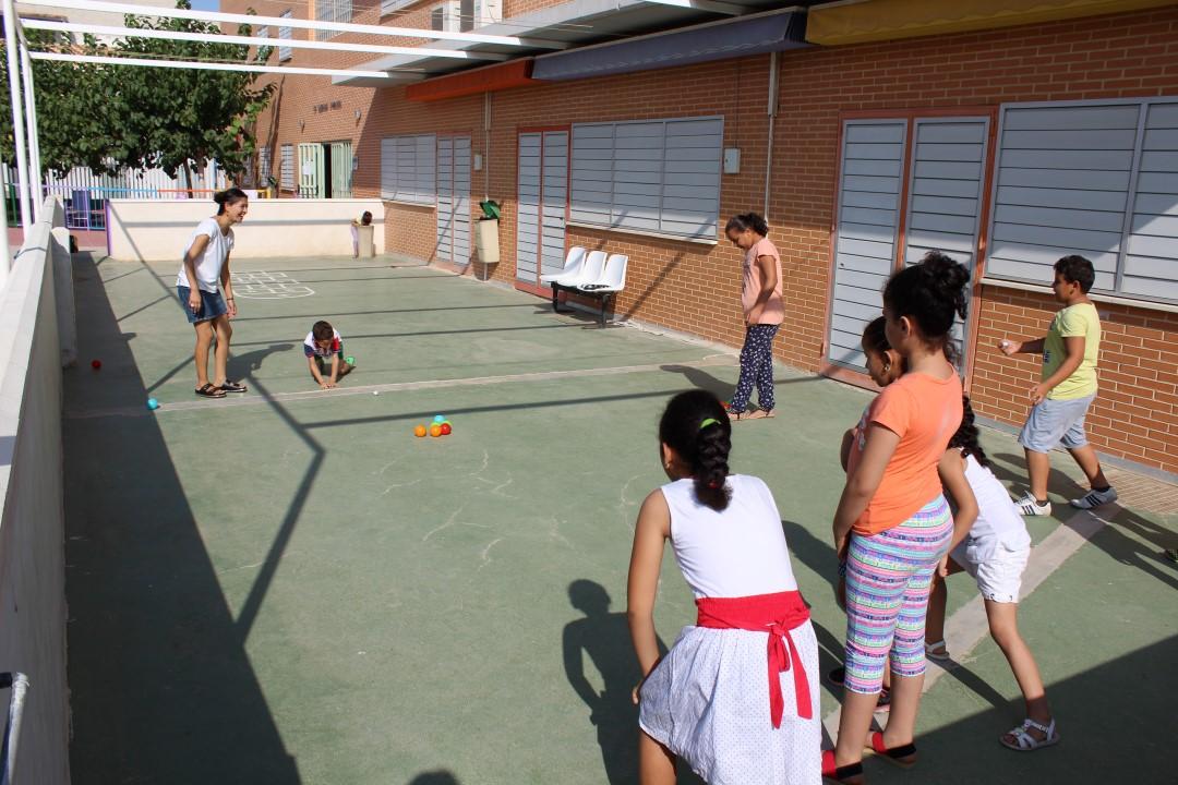 Fiesta final de la colonia urbana CaixaProinfancia en Molina de Segura (Murcia)