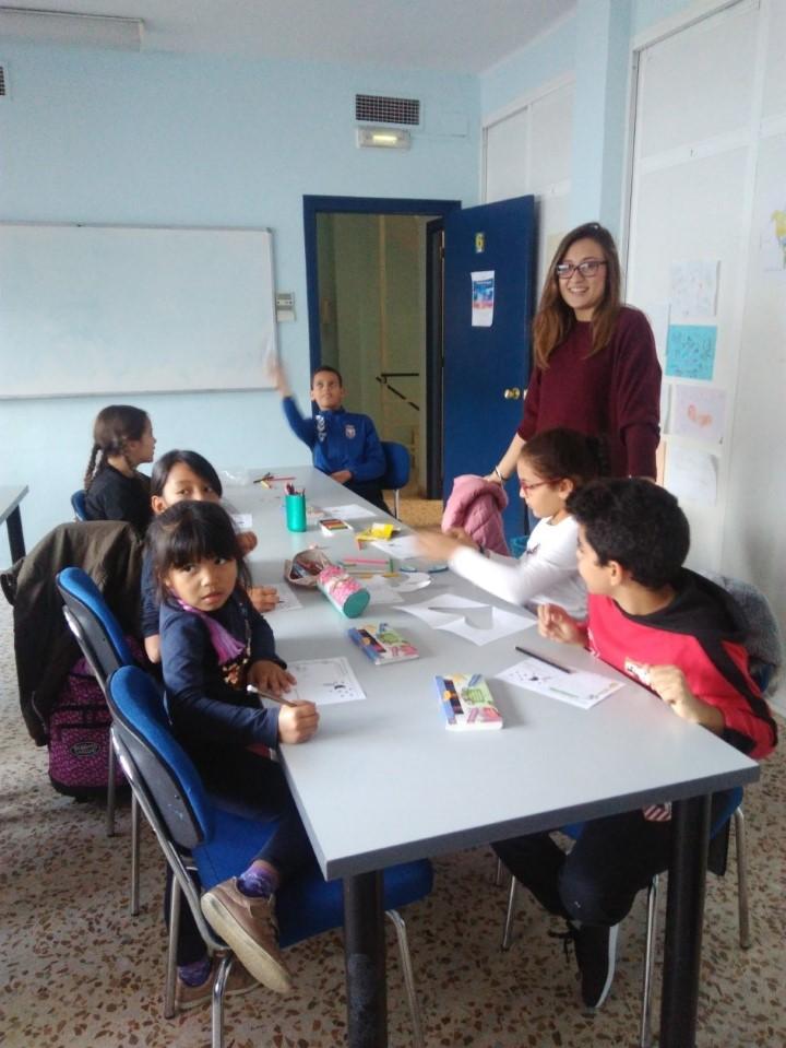 Menores del programa CaixaProinfancia trabajan la igualdad en el día contra la Violencia de Género en Sevilla