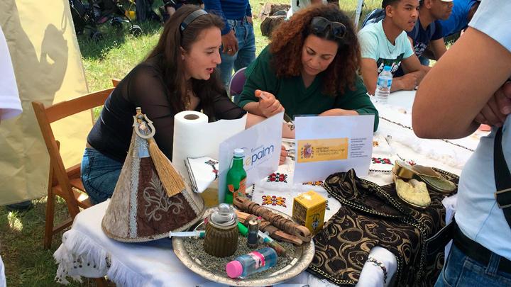 Huelva 3 ConvivenciaBerrocal Taller Henna 13.04.2019