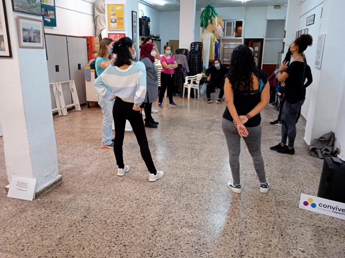 Valencia dinamización IRPF 2021 Zumba con grupo Nos Otras