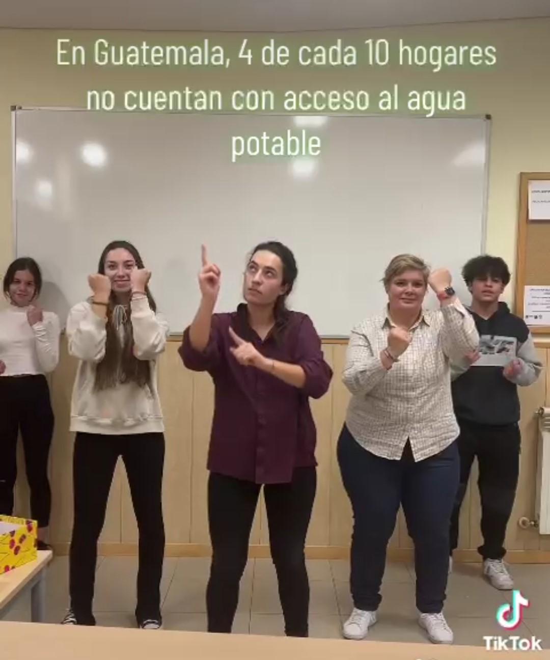 Tik tok alianza recortada