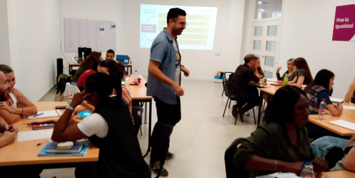 IyDC   Formación en perspectiva comunitaria junio 00