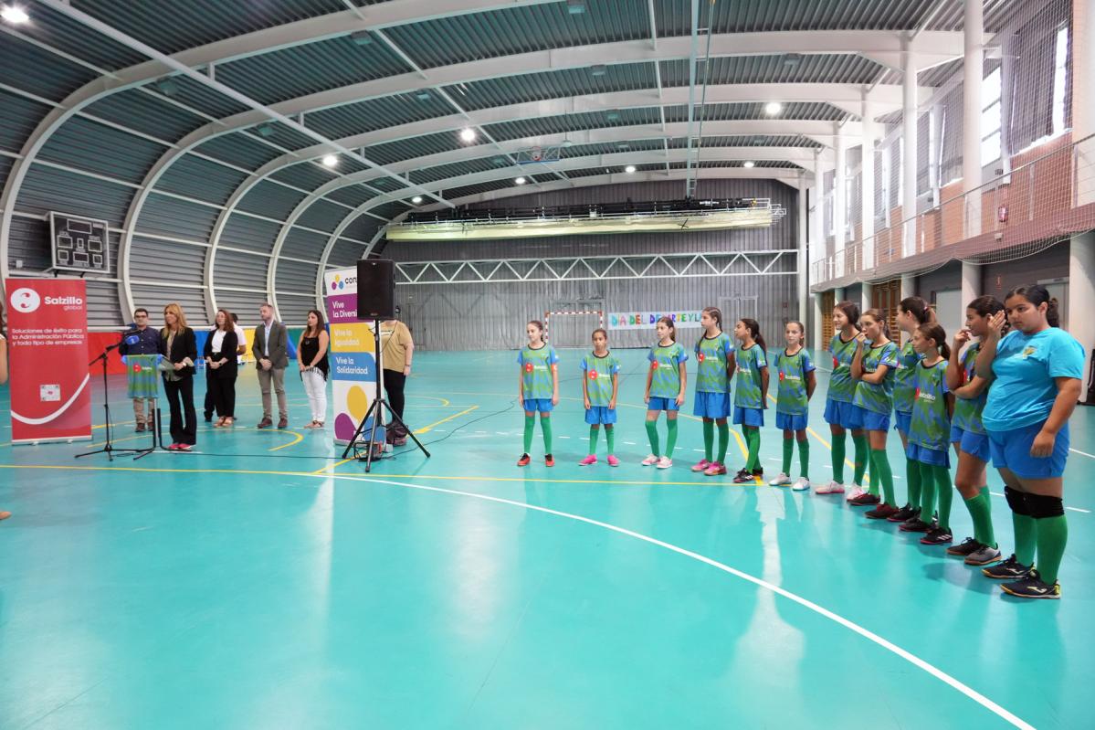 1721 Presentación CD Calé Femenino 02