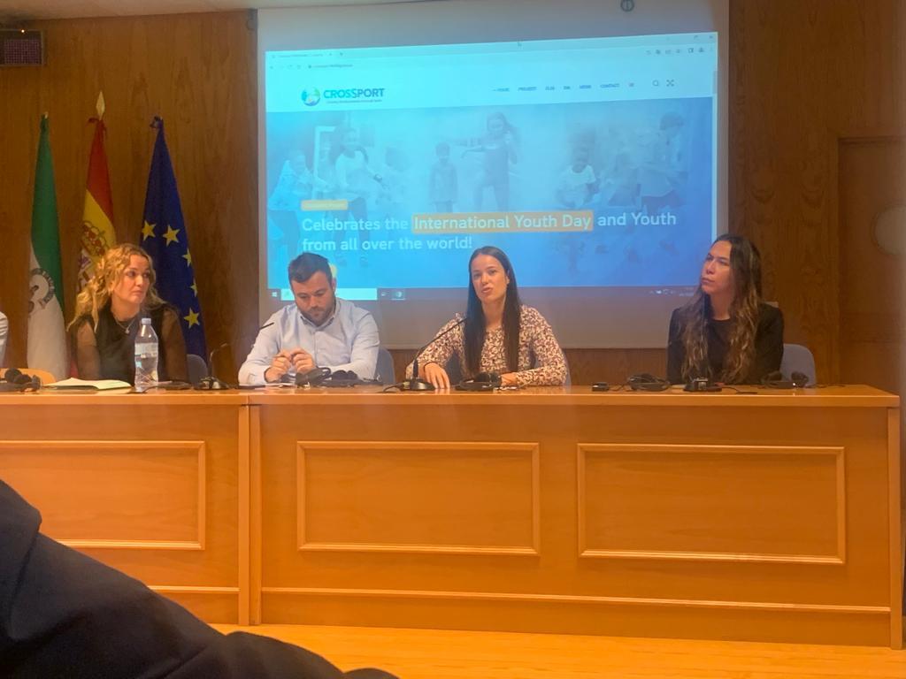 Mesa redonda en la que estuvo presente Fundación Cepaim